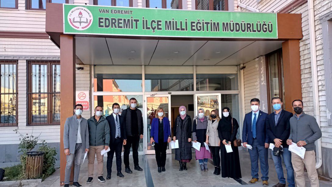 Bölge ve Türkiye Finallerinde Derece Alan Tübitak Projeleri Danışman Öğretmenlerine Teşekkür Belgesi Verildi