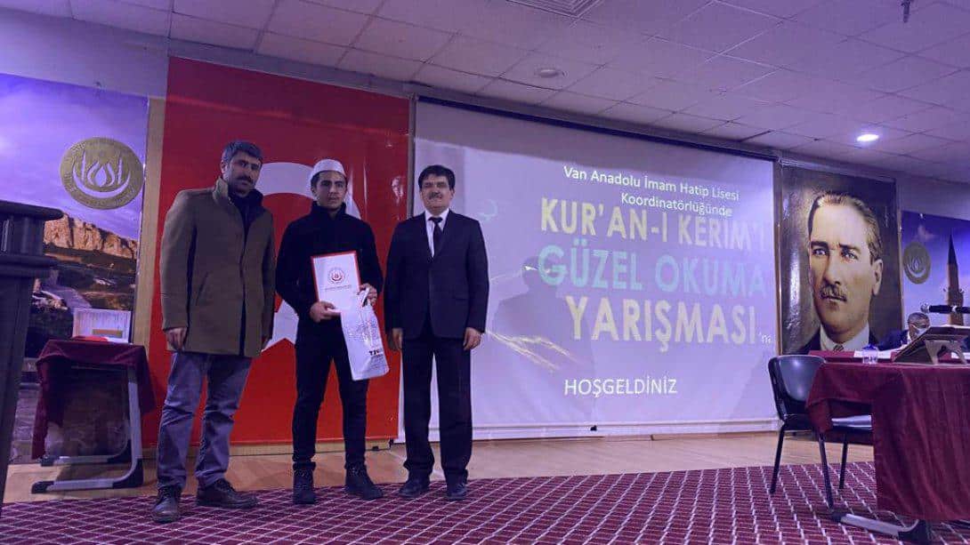 İlçemize Bağlı Edremit Anadolu İmam Hatip Lisesi Öğrencisi Mehmet Çakar Kur'an-ı Kerimi Güzel Okuma Yarışmasında İl İkincisi Oldu.