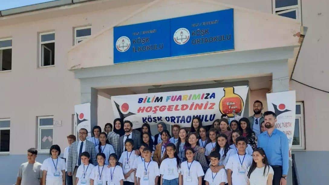 İlçemiz Köşk Ortaokulu 4006 Tübitak Bilim Fuarı Sergisine Katılım Sağlandı 