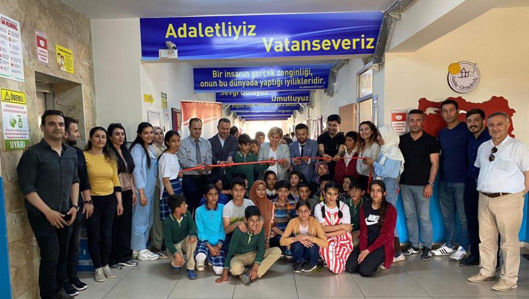 İlçemiz Andaç Ortaokulu Resim Sergisi Açılışına Katılım Sağlandı