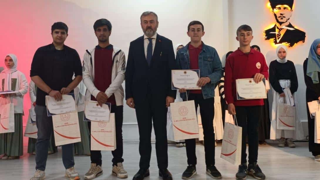 Mizancı Murat AİHL, Arapça Bilgi ve Etkinlik Yarışmalarında Van İl Birincisi Oldu!
