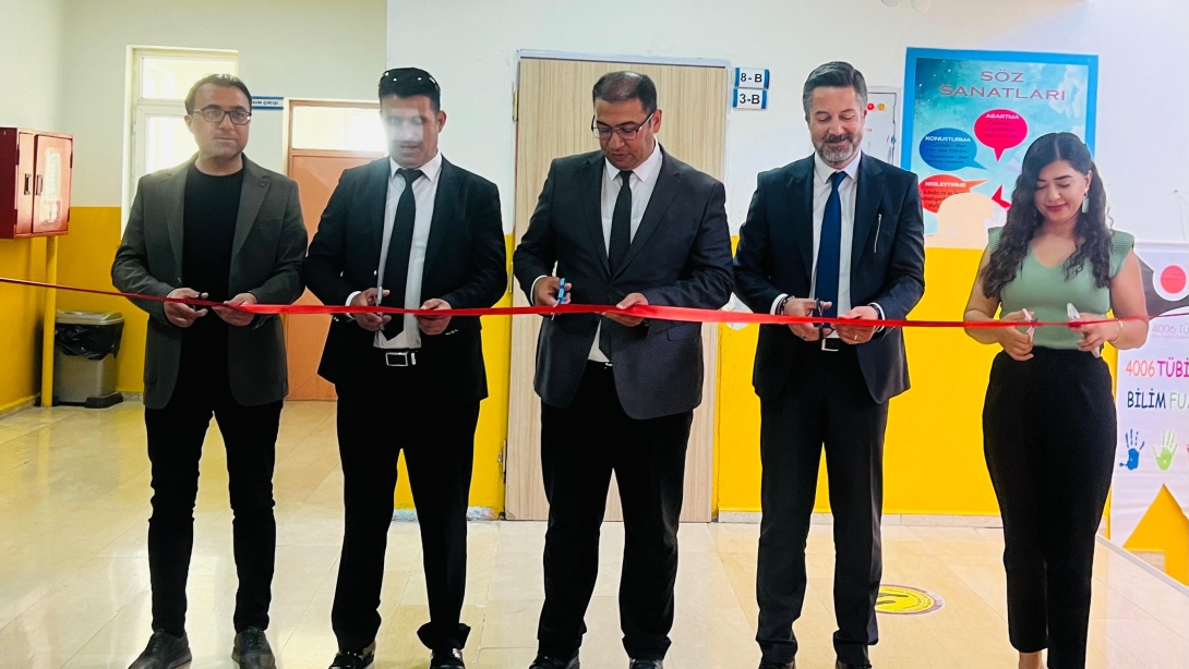 Kinyas Kartal Ortaokulu'nda Bilim Rüzgarı Esti: TÜBİTAK 4006 Bilim Fuarı Açıldı!