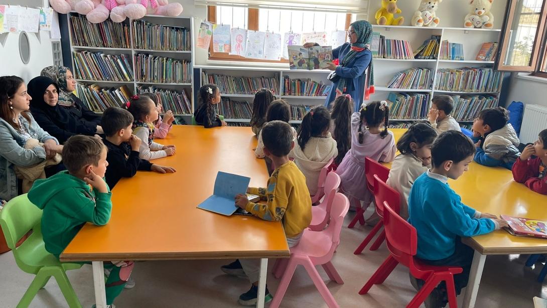 100. Yıl Cumhuriyet Anaokulu'ndan Kütüphaneye Masal Ziyareti